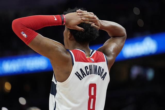 杨晨谈青训人才流失：目前基层教练培训不完善